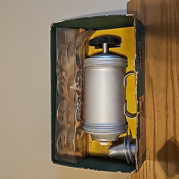 Vintage 1950s Mirro Cooky And Pastry Press With Attachments & Original Box - Picture 3 of 4